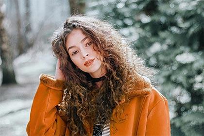 眼睛深凹的面相女人婚姻好吗 有什么特点