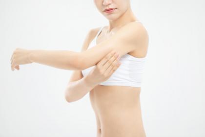 女人眉间八字纹会克夫吗 有什么含义