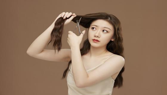 女人做梦掉头发是什么意思 女人做梦掉头发有什么预兆