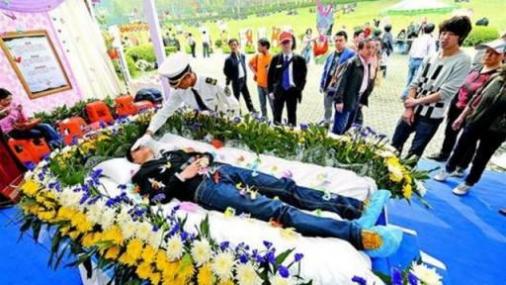 梦到死了好多人什么意思