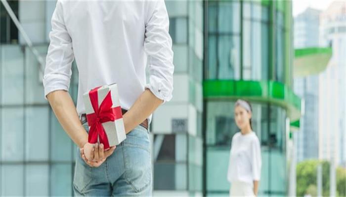 女人梦见舅舅是什么意思