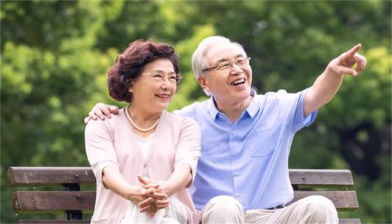 梦见死去的亲人笑是什么意思