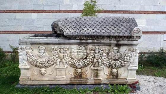 梦见古代棺材迁墓什么意思 梦见古代棺材迁墓什么预兆