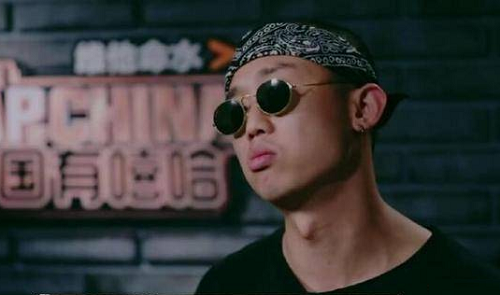 嘴歪的人面相男人 嘴歪的人心术不正吗