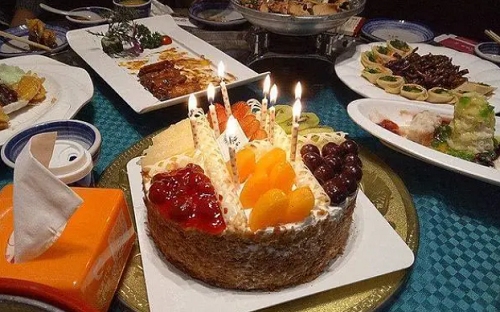 过生日的讲究和禁忌吃什么 老人过生日的讲究和禁忌有哪些