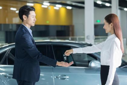 2023年农历四月三十能不能提车