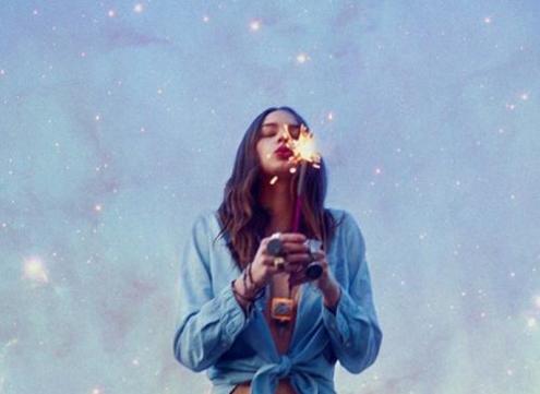 梦见好多衣服没洗干净是什么意思