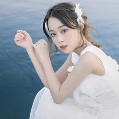 壬寅日柱女命2023年运势如何