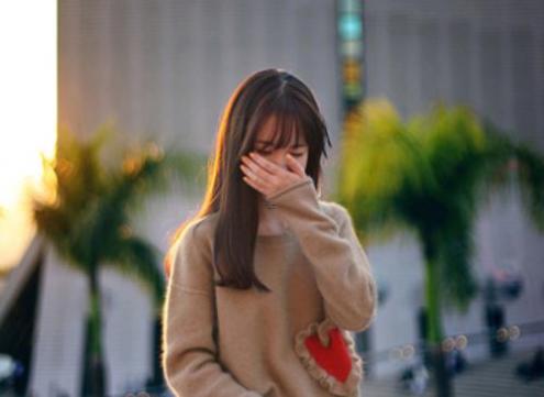 手相很杂乱,手相里有脏事