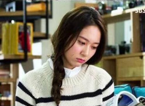 女人手上感情线,女性手相感情线上有横纹