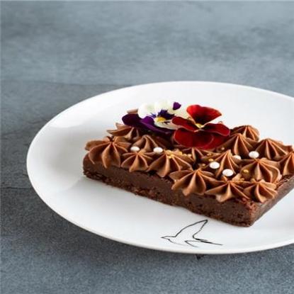 属蛇的人佩戴饰品,属蛇的人佩戴饰品好吗